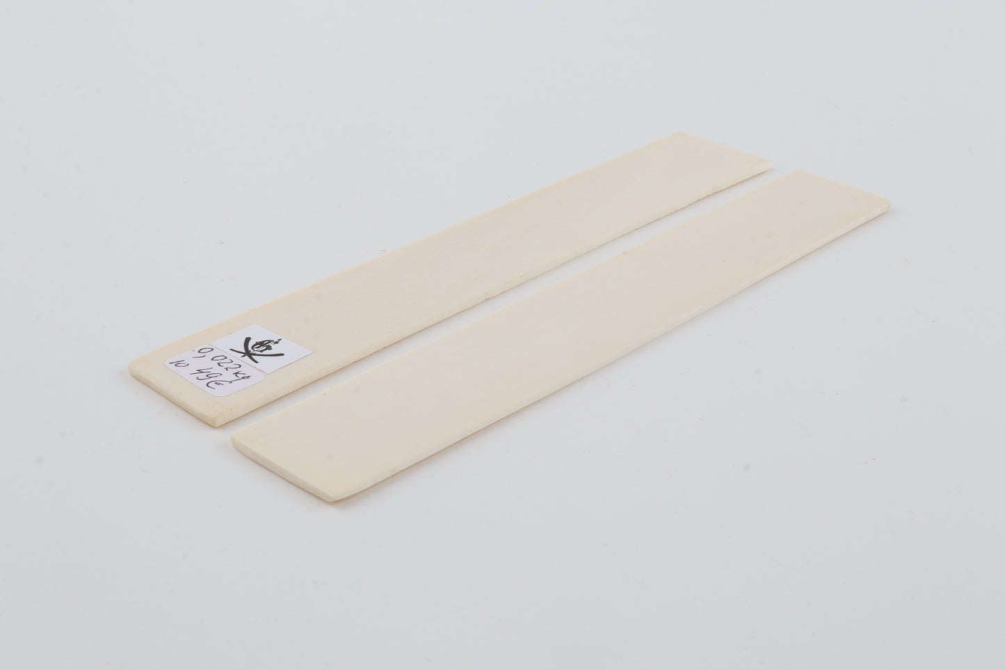 White mammoth ivory scales