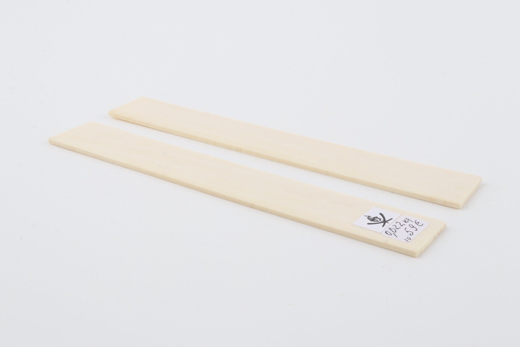 White mammoth ivory scales