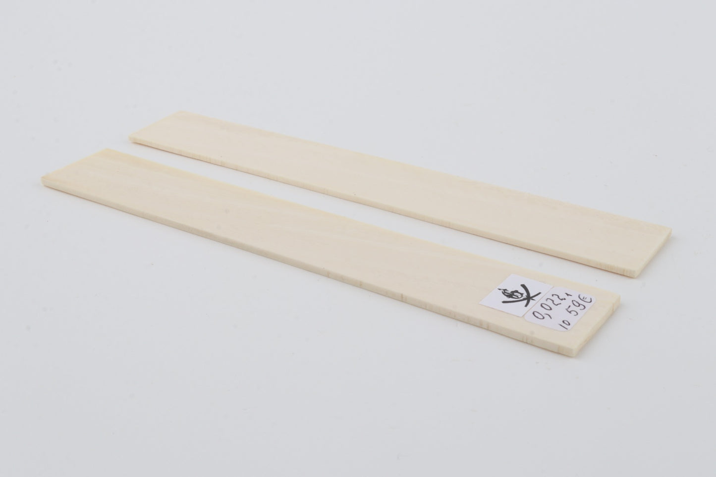 White mammoth ivory scales
