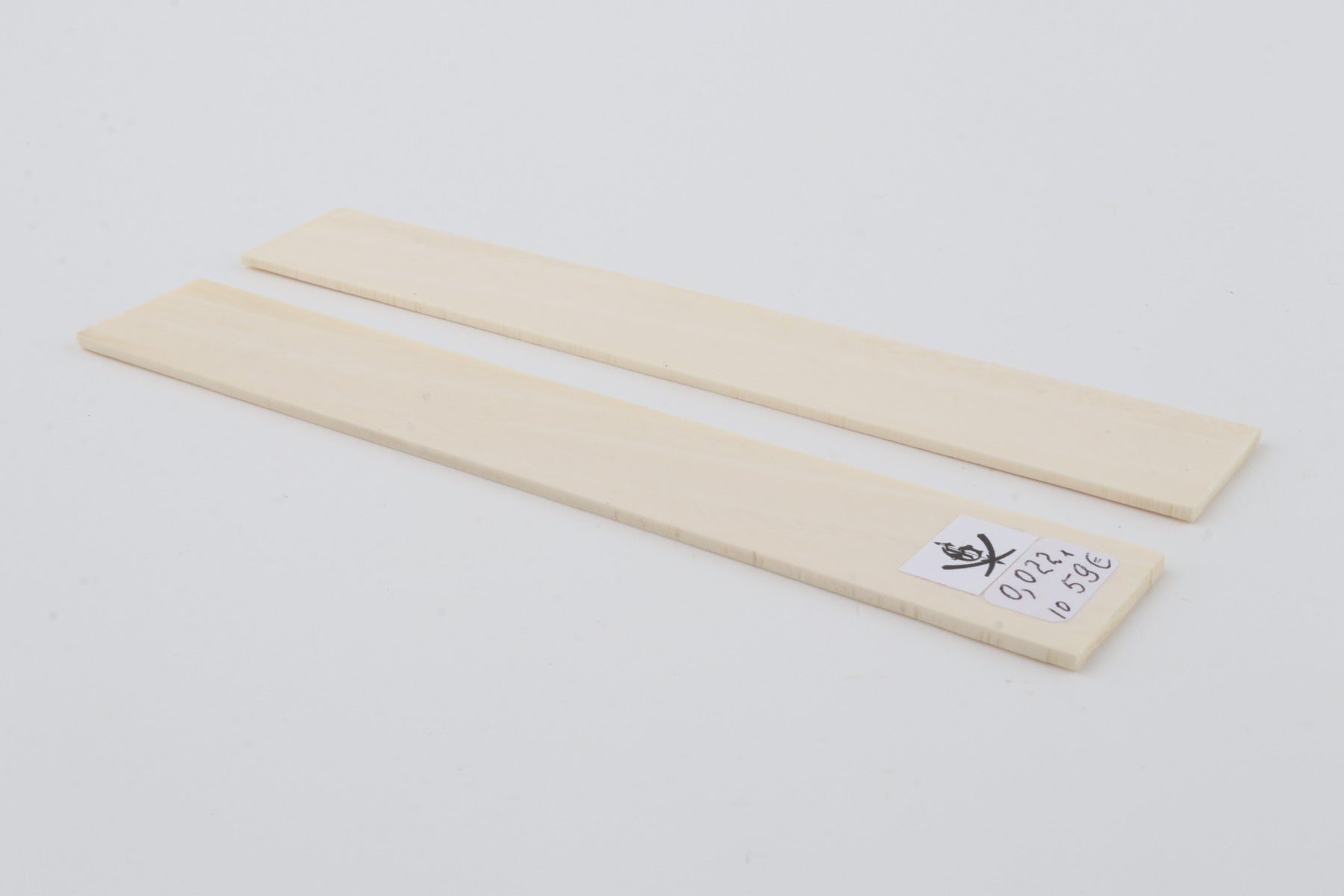 White mammoth ivory scales