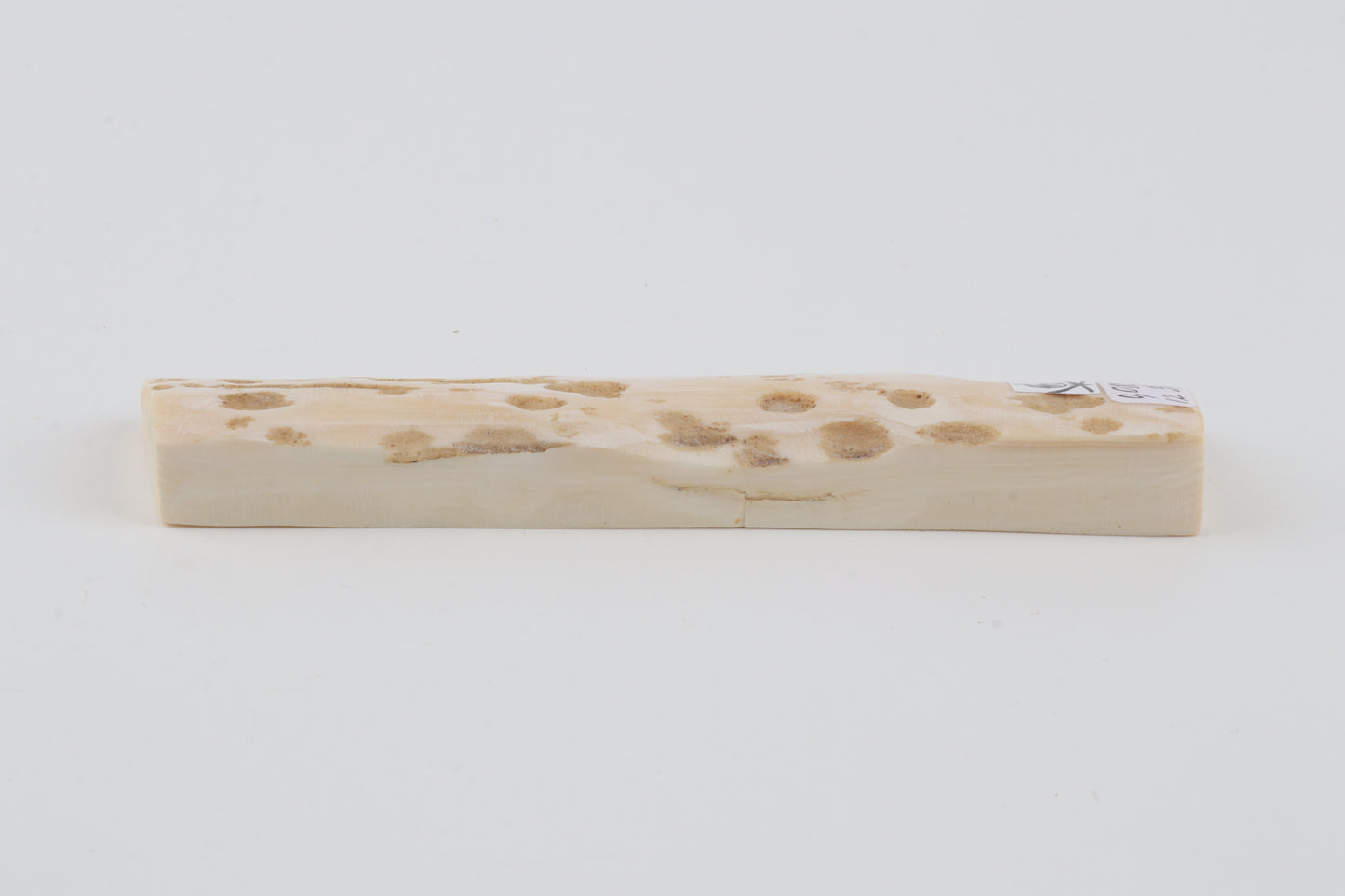 Beige-white mammoth bark