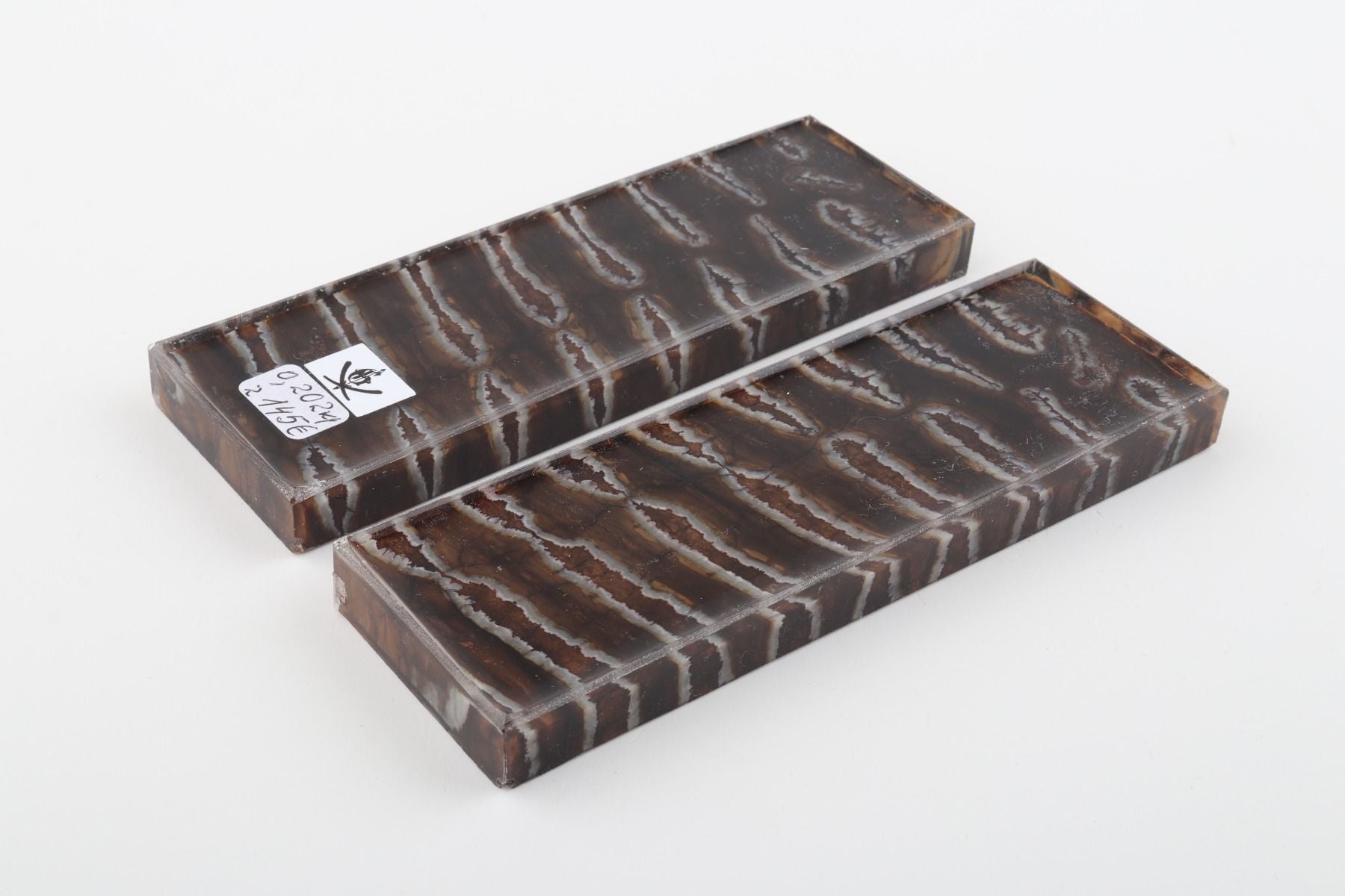 Stabilised mammoth molar scales