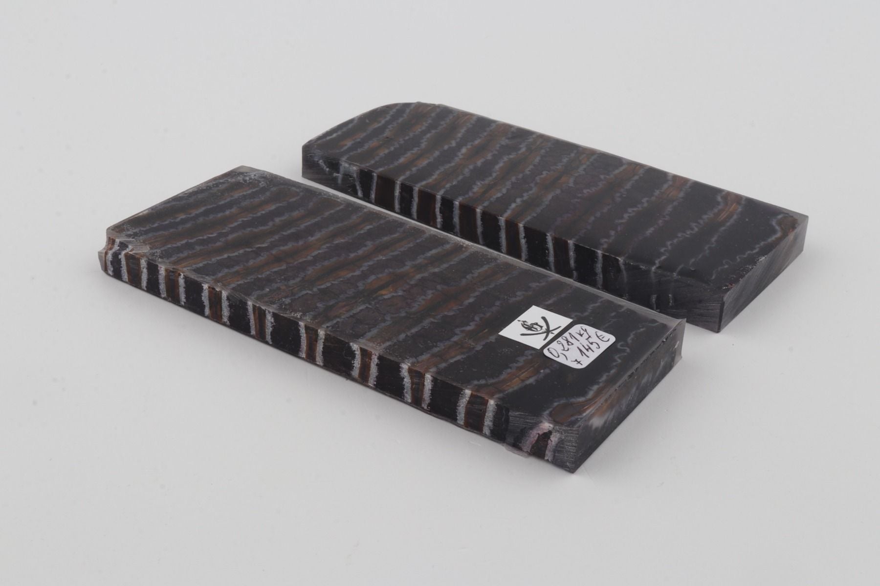 Stabilised mammoth molar scales