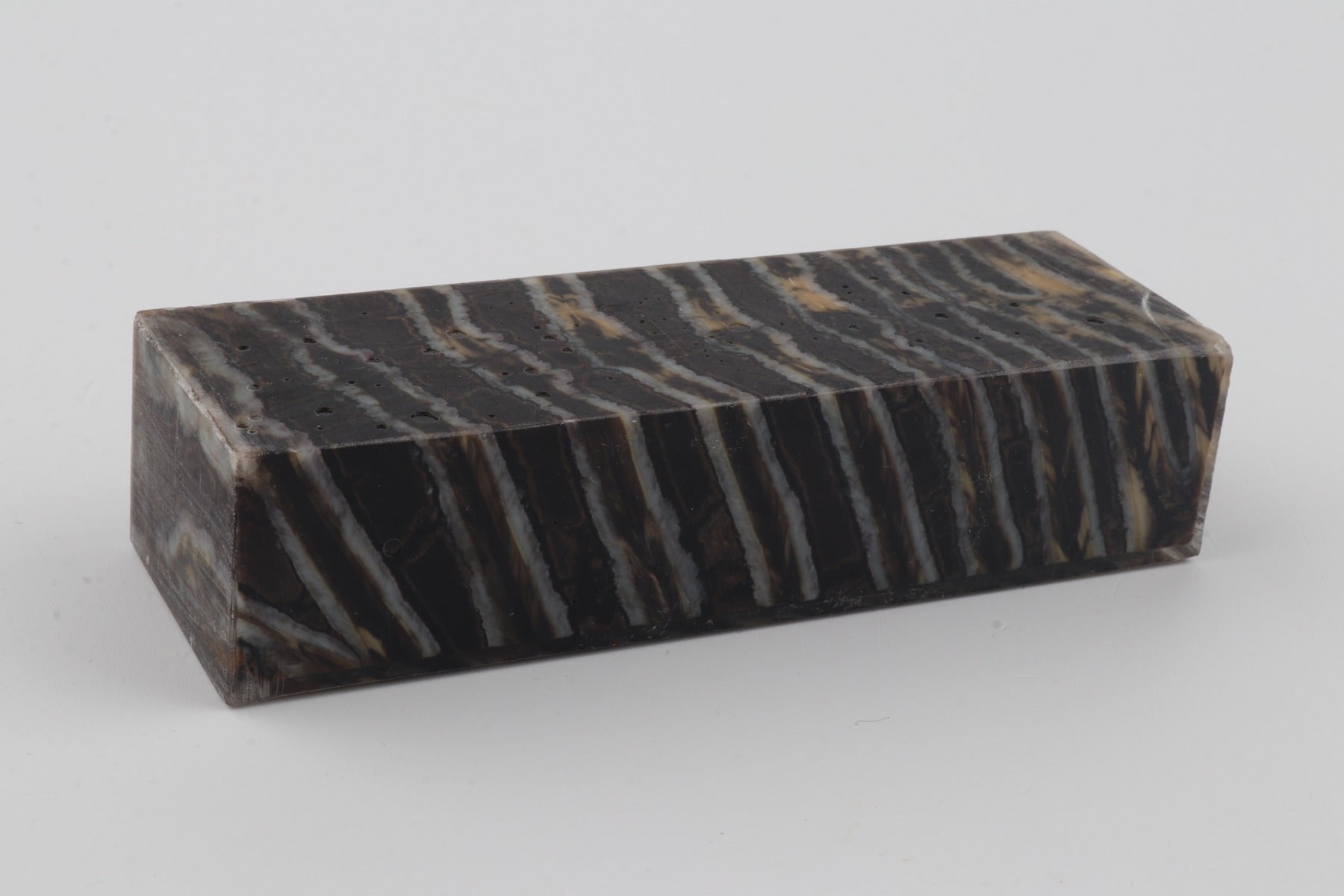 Stabilised mammoth molar block