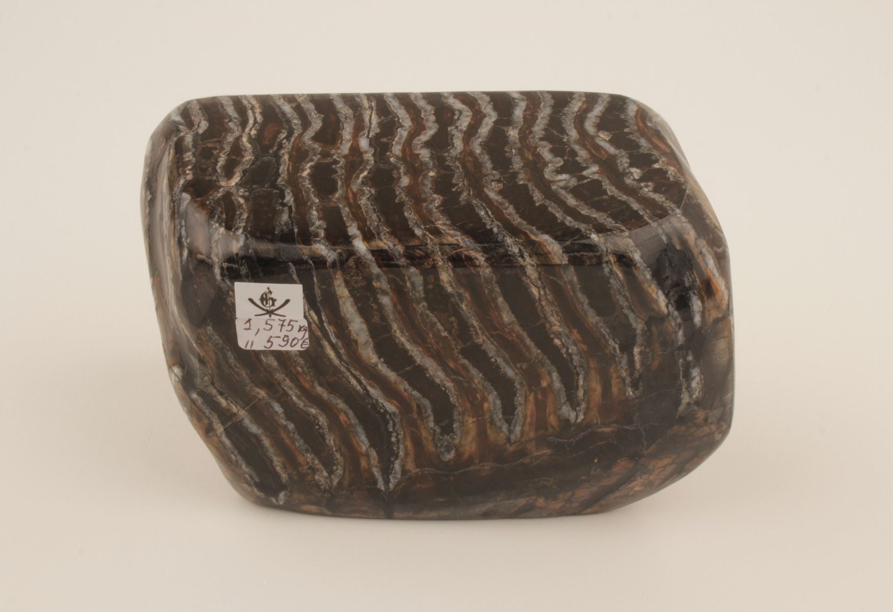 Stabilised mammoth molar
