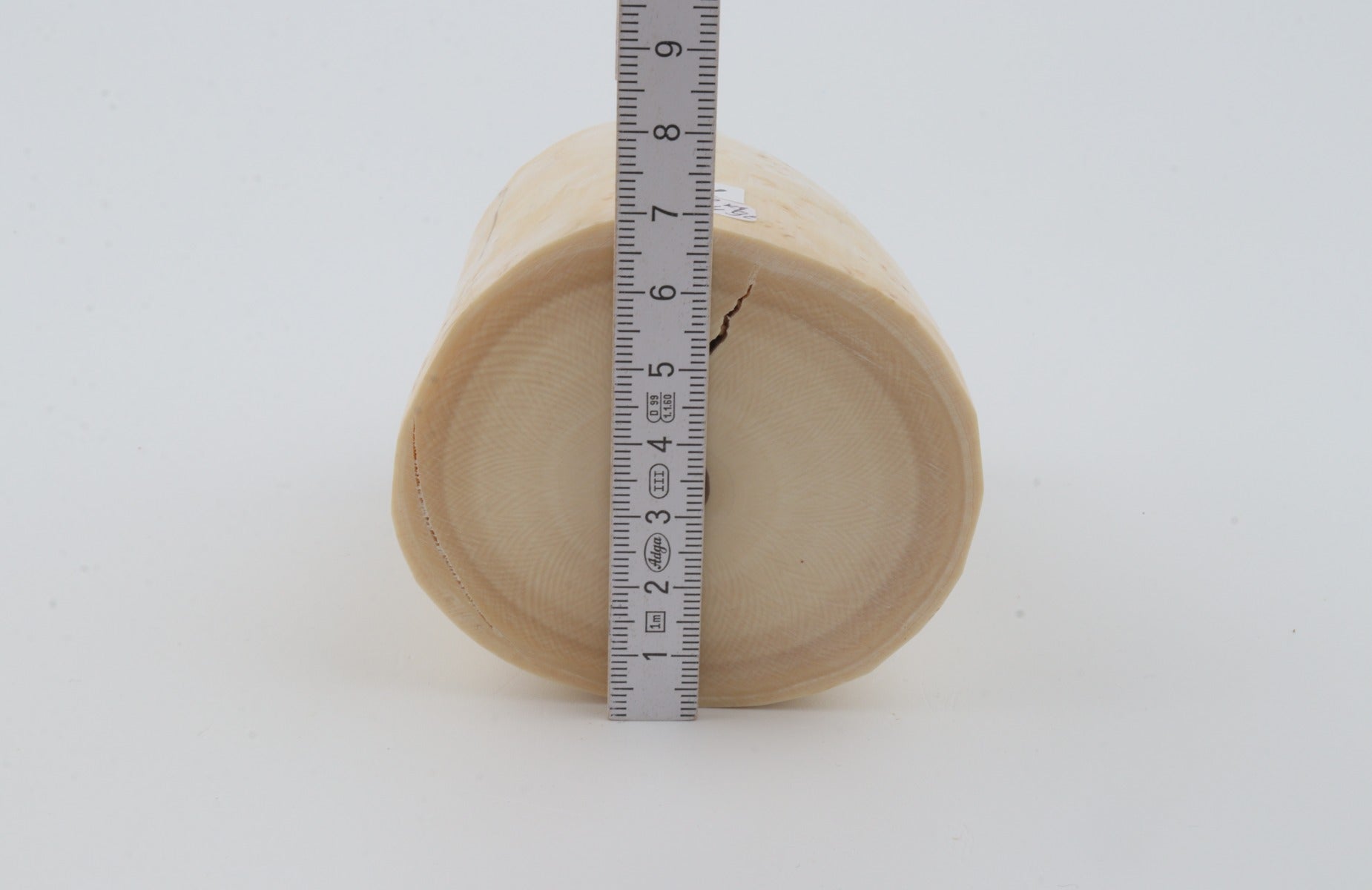 Round mammoth tusk piece