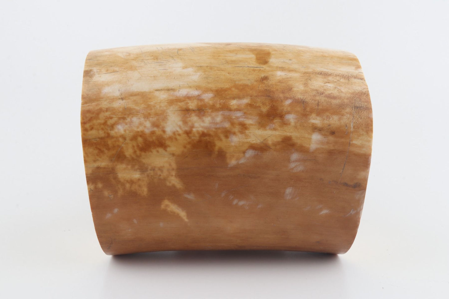 Round mammoth ivory piece