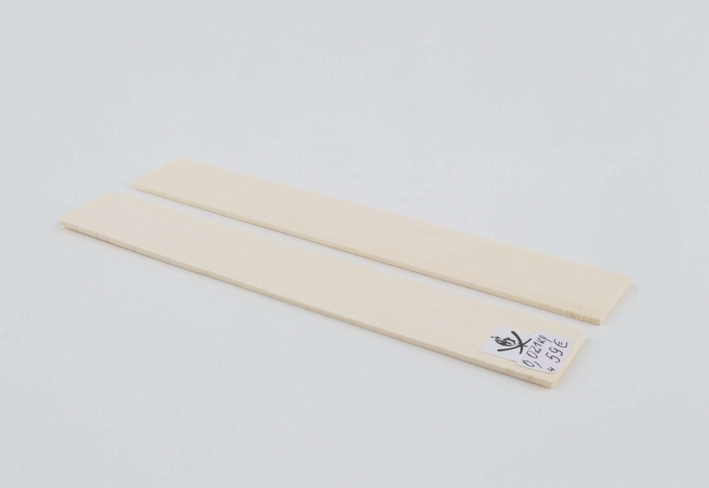 White mammoth ivory scales
