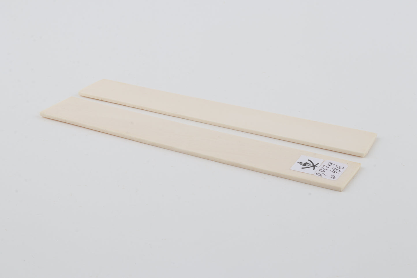 White mammoth ivory scales