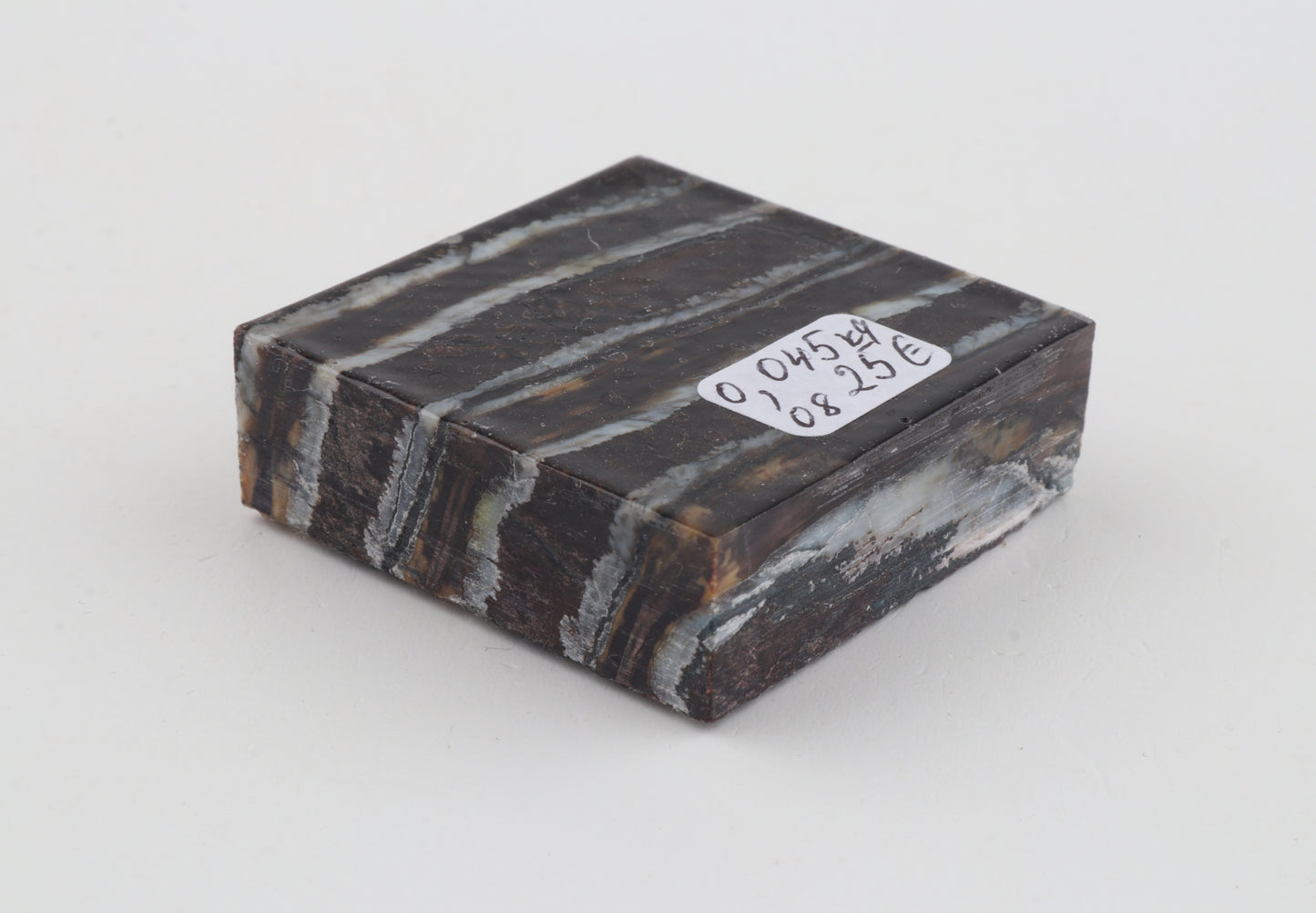 Stabilised mammoth molar block