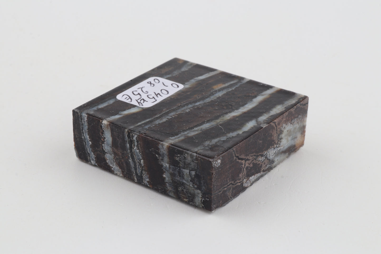 Stabilised mammoth molar block