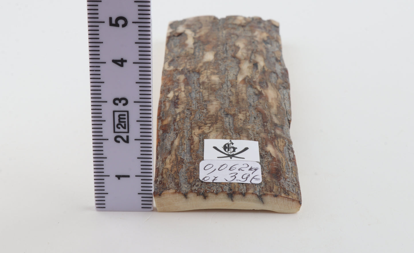 Beige-grey mammoth bark