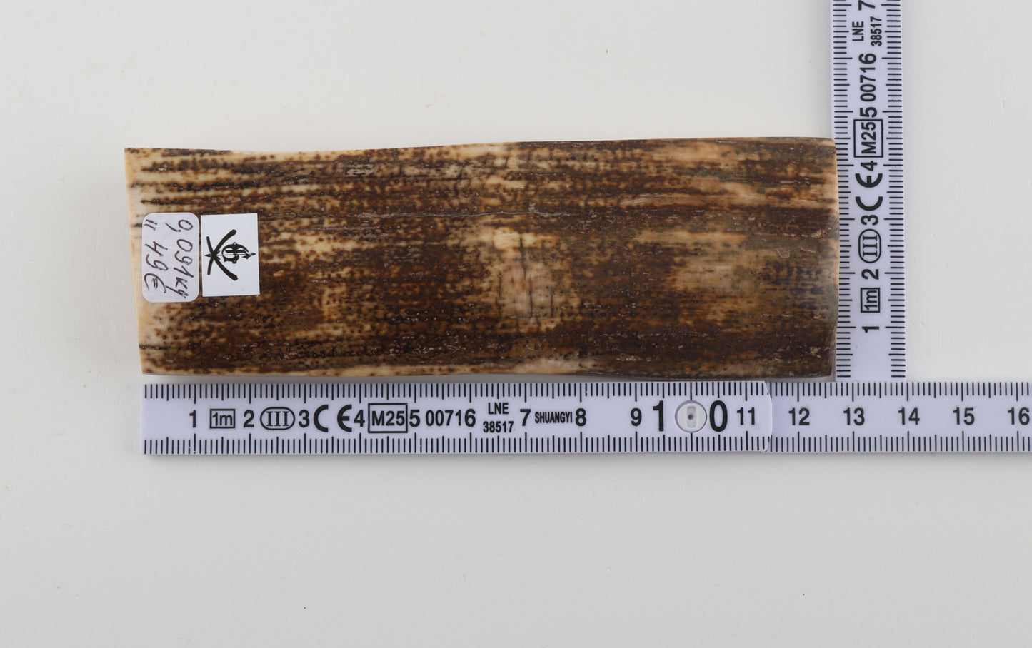 Brown-yellow mammoth bark