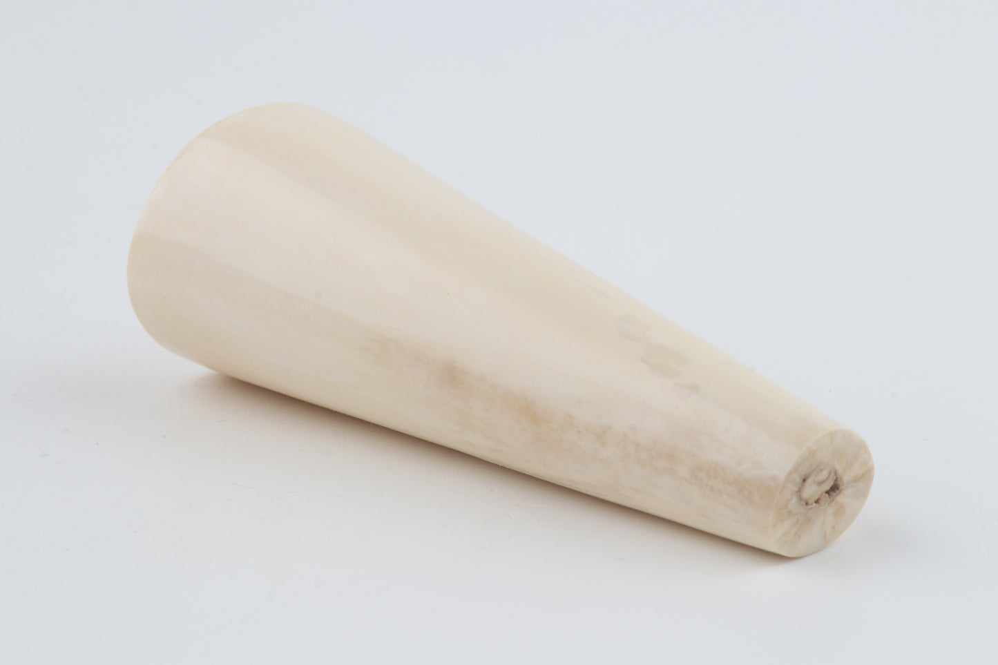Round mammoth ivory piece