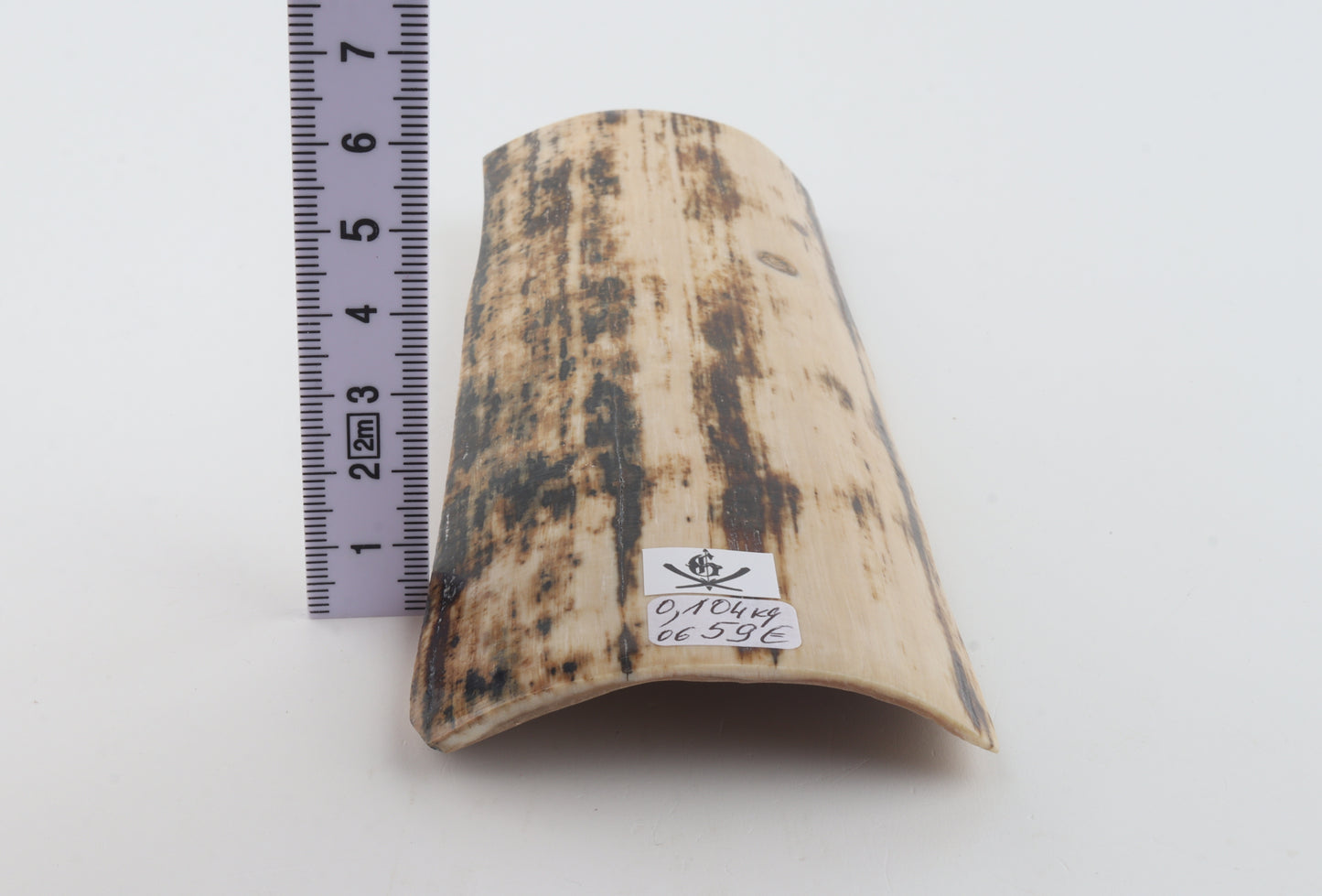 Brown-white mammoth bark