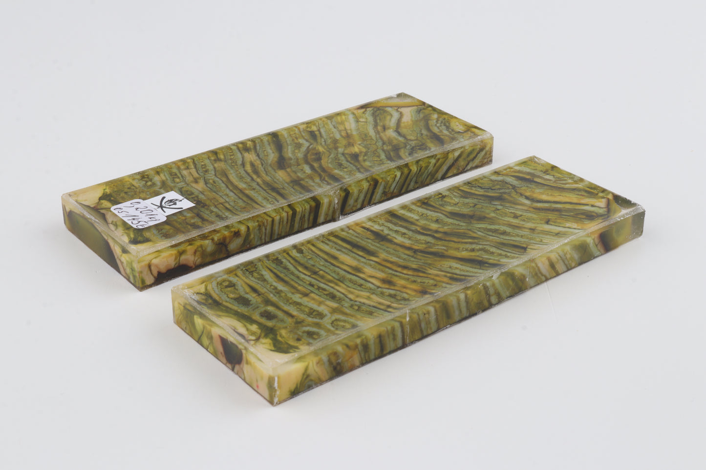 Stabilized mammoth molar scales