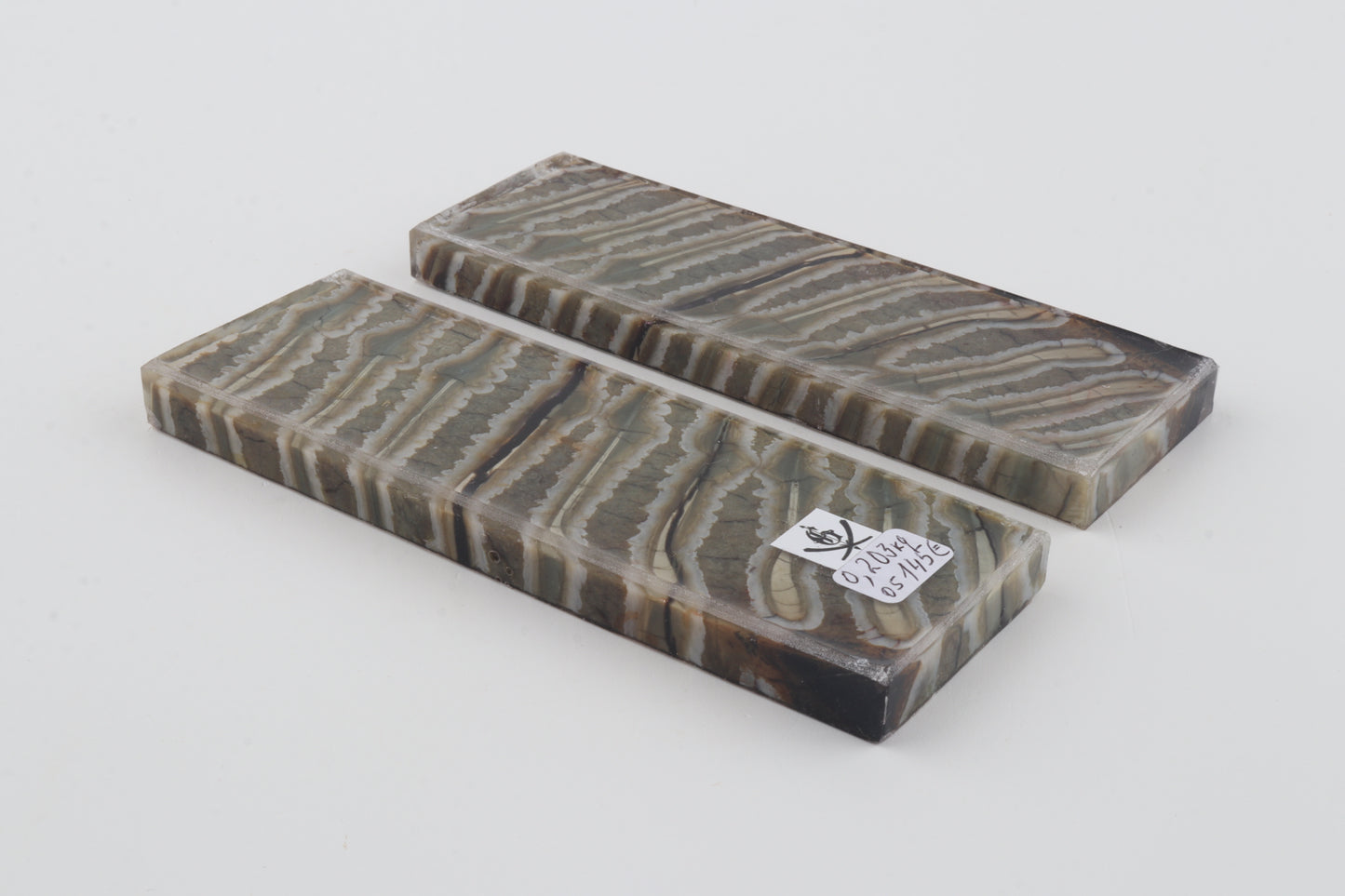 Stabilized mammoth molar scales