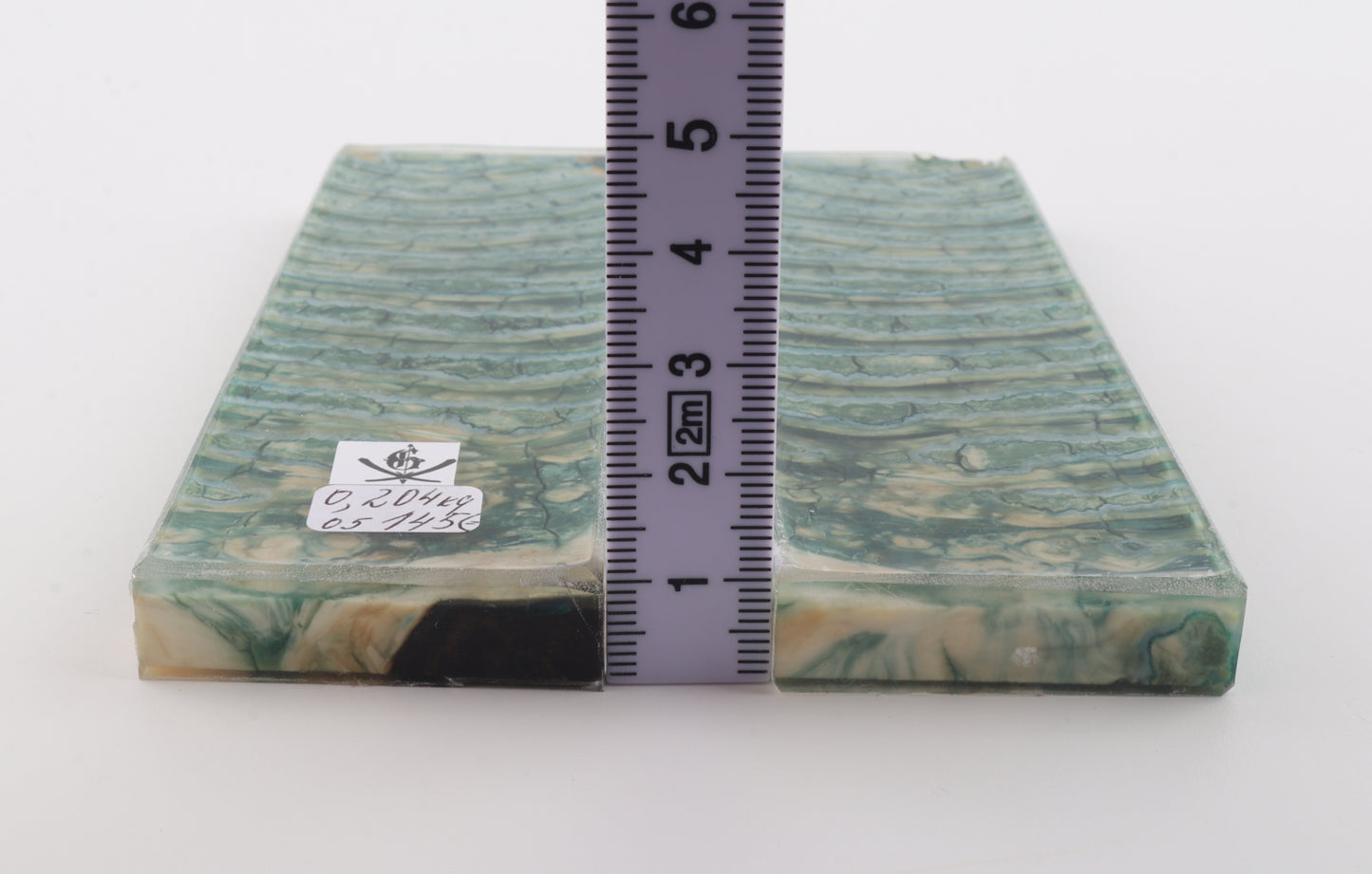 Stabilized mammoth molar scales