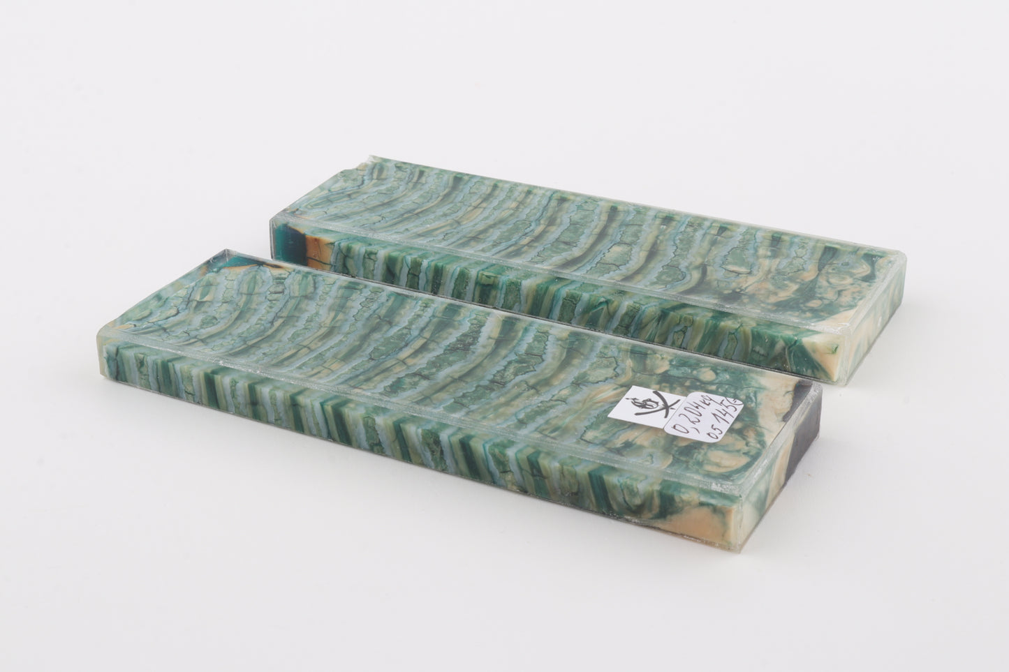 Stabilized mammoth molar scales