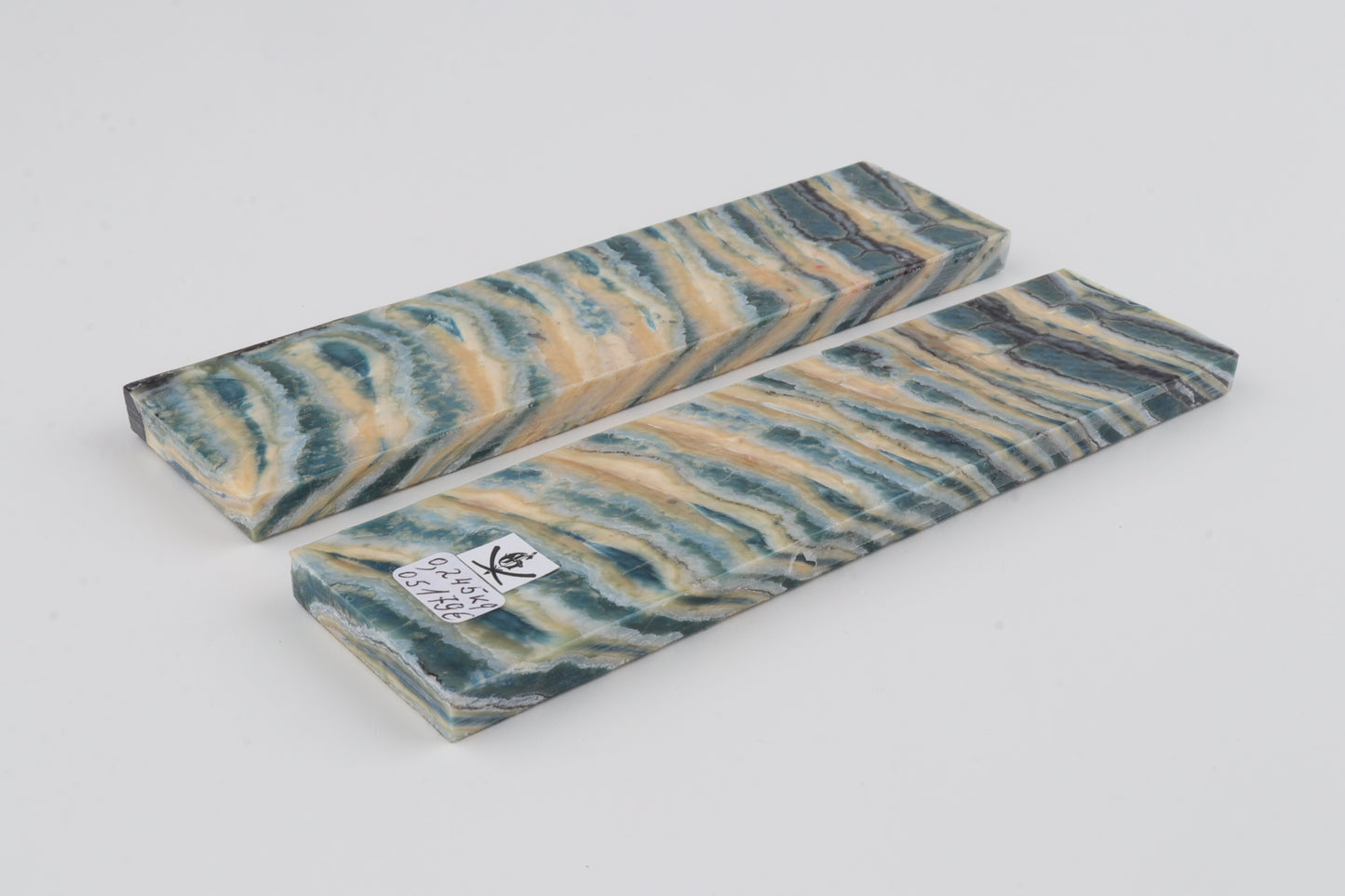 Stabilised mammoth molar scales