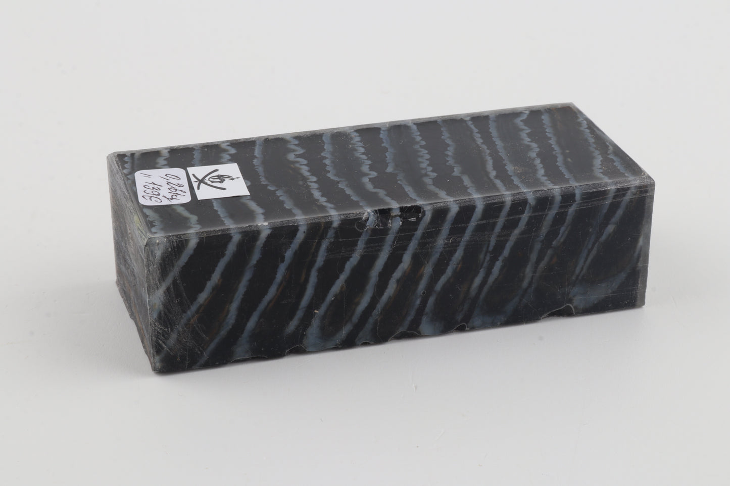 Stabilised mammoth molar block