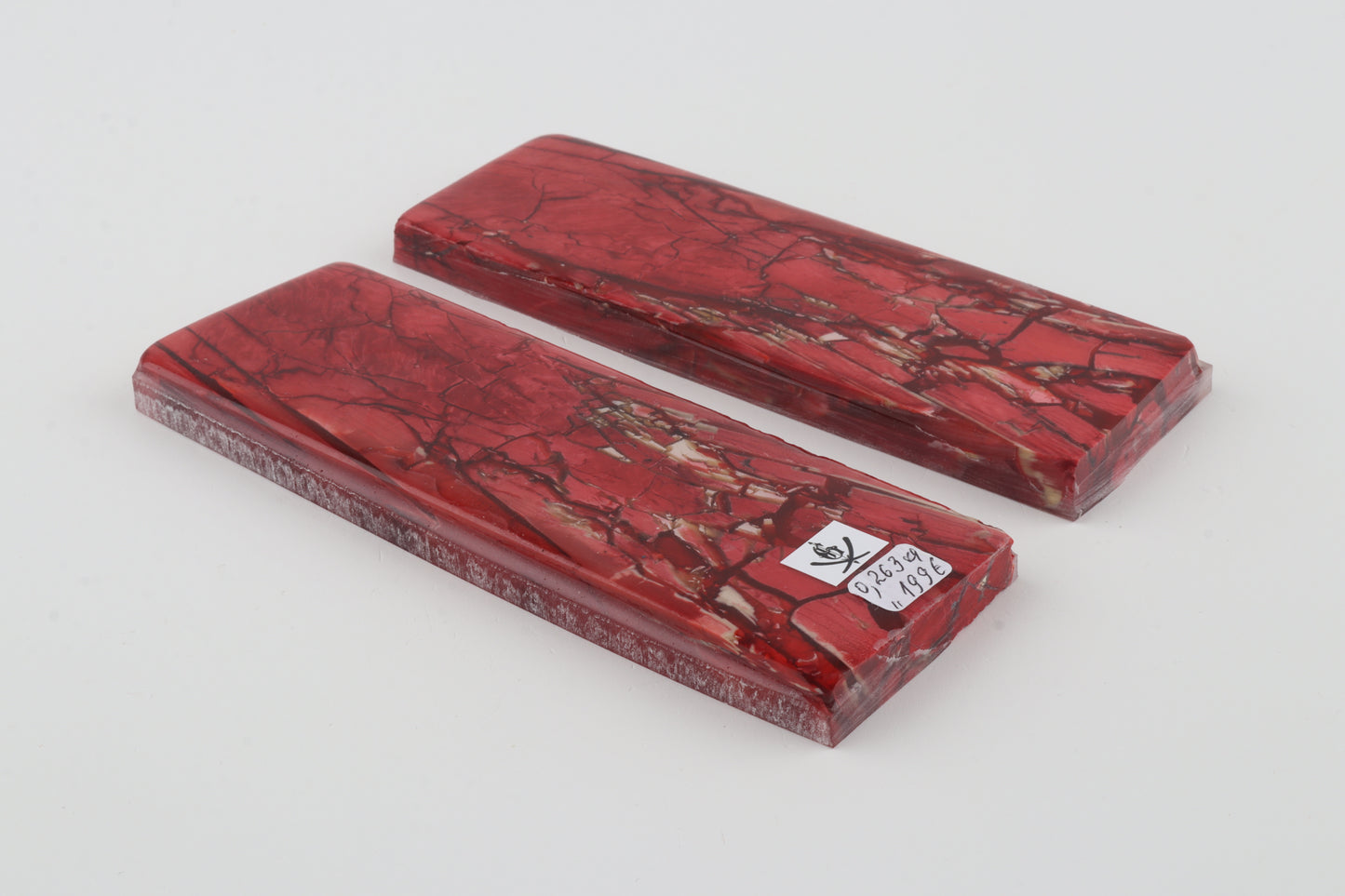 Stabilised mammoth ivory scales