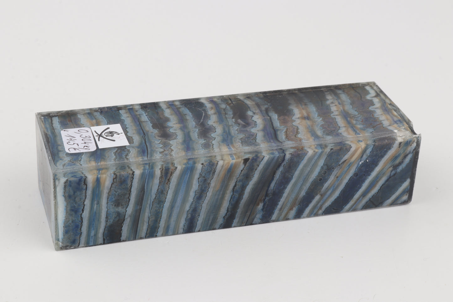 Stabilised mammoth molar block
