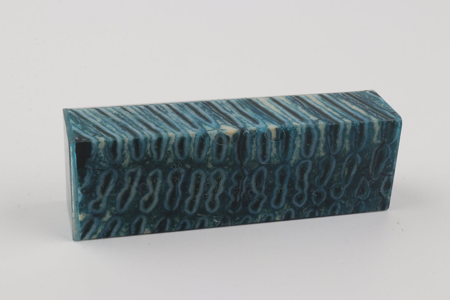 Stabilised mammoth molar block