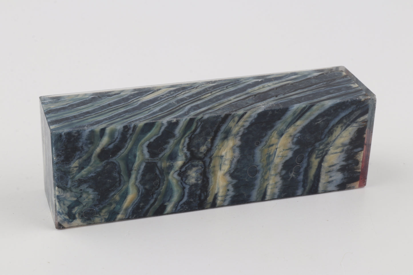 Stabilized mammoth molar block