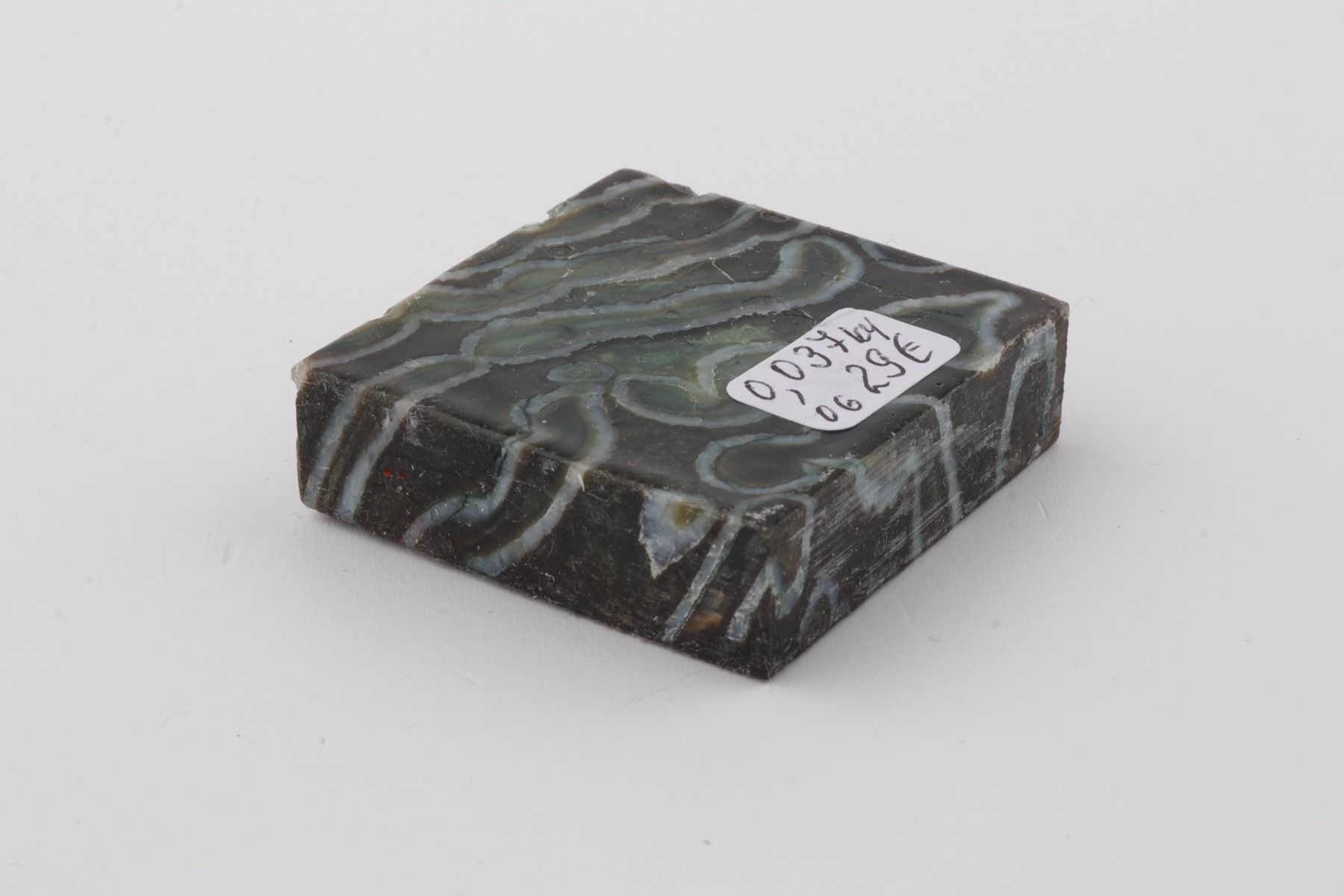 Stabilized mammoth molar block