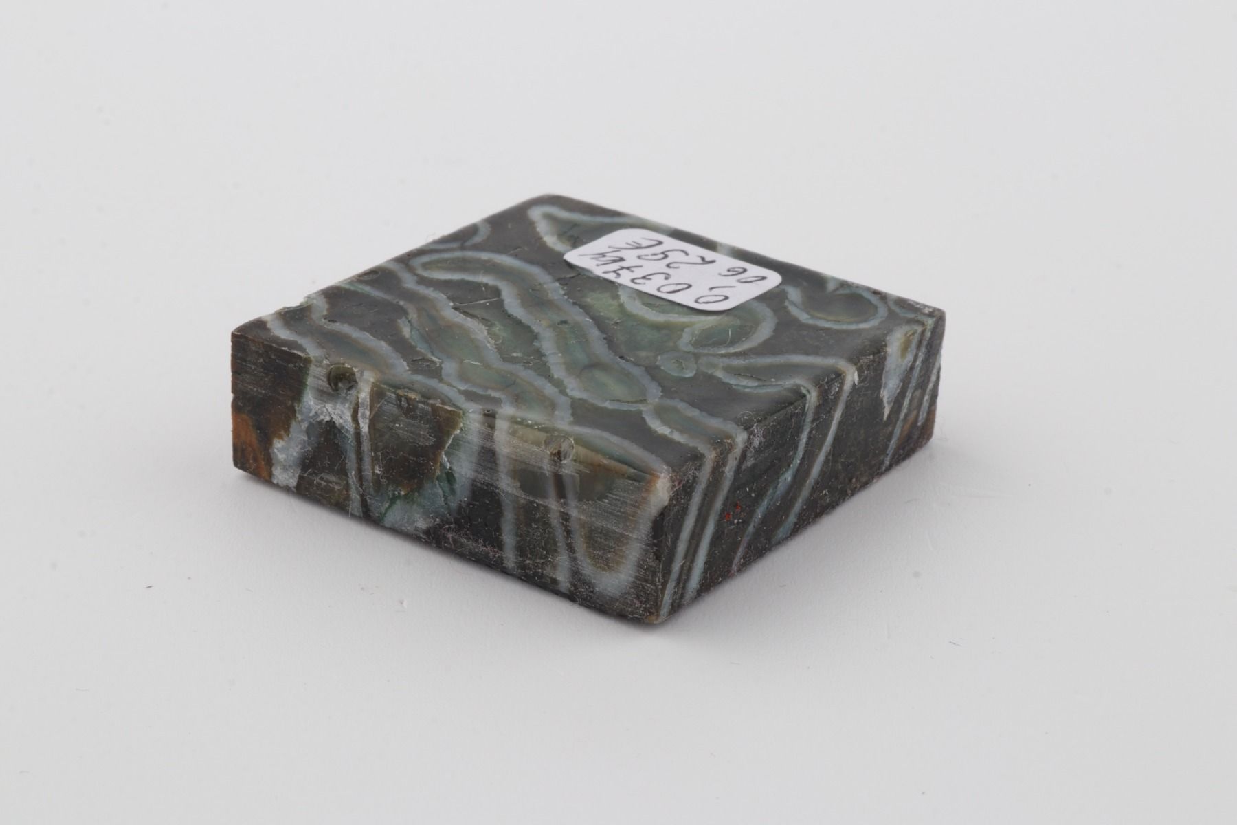 Stabilized mammoth molar block