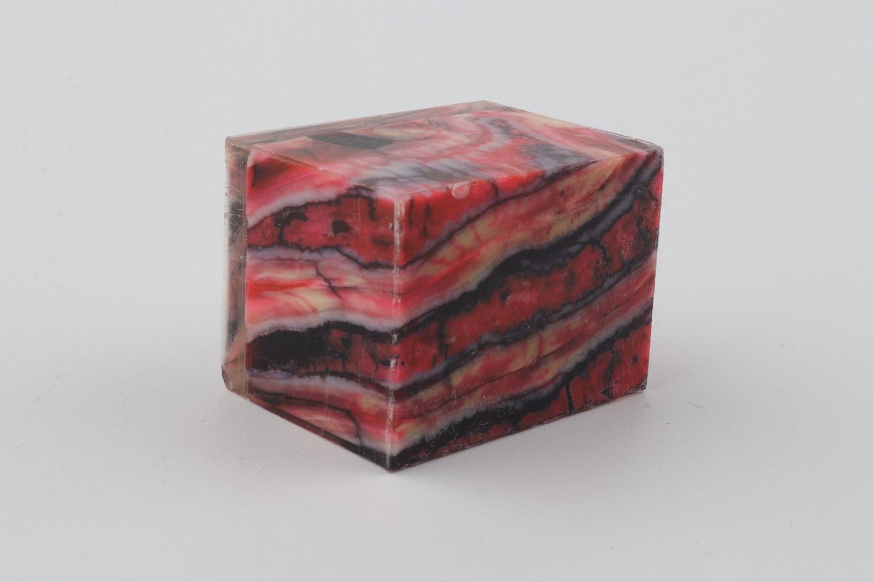 Stabilised mammoth molar block