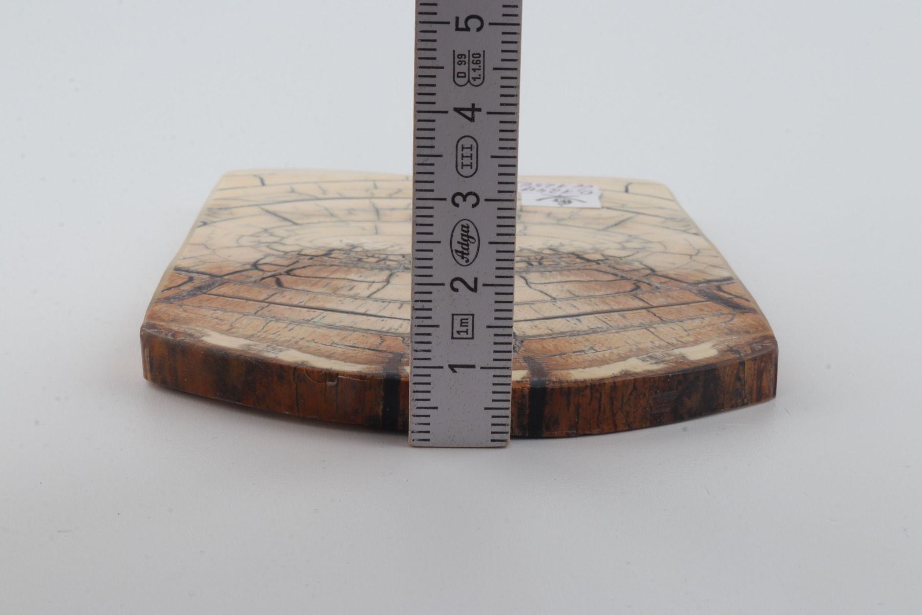 Stabilised mammoth ivory scales