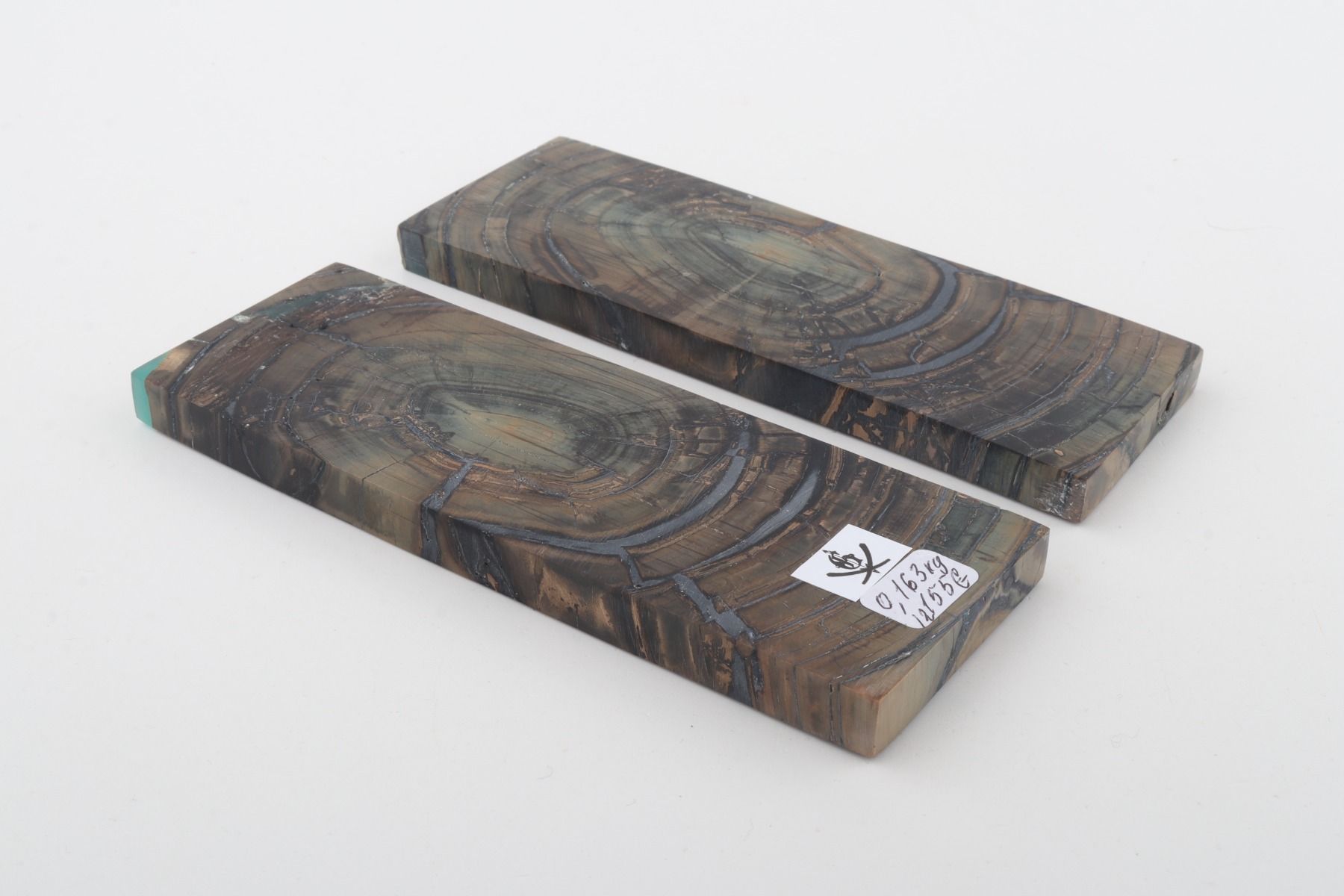 Stabilised mammoth ivory scales