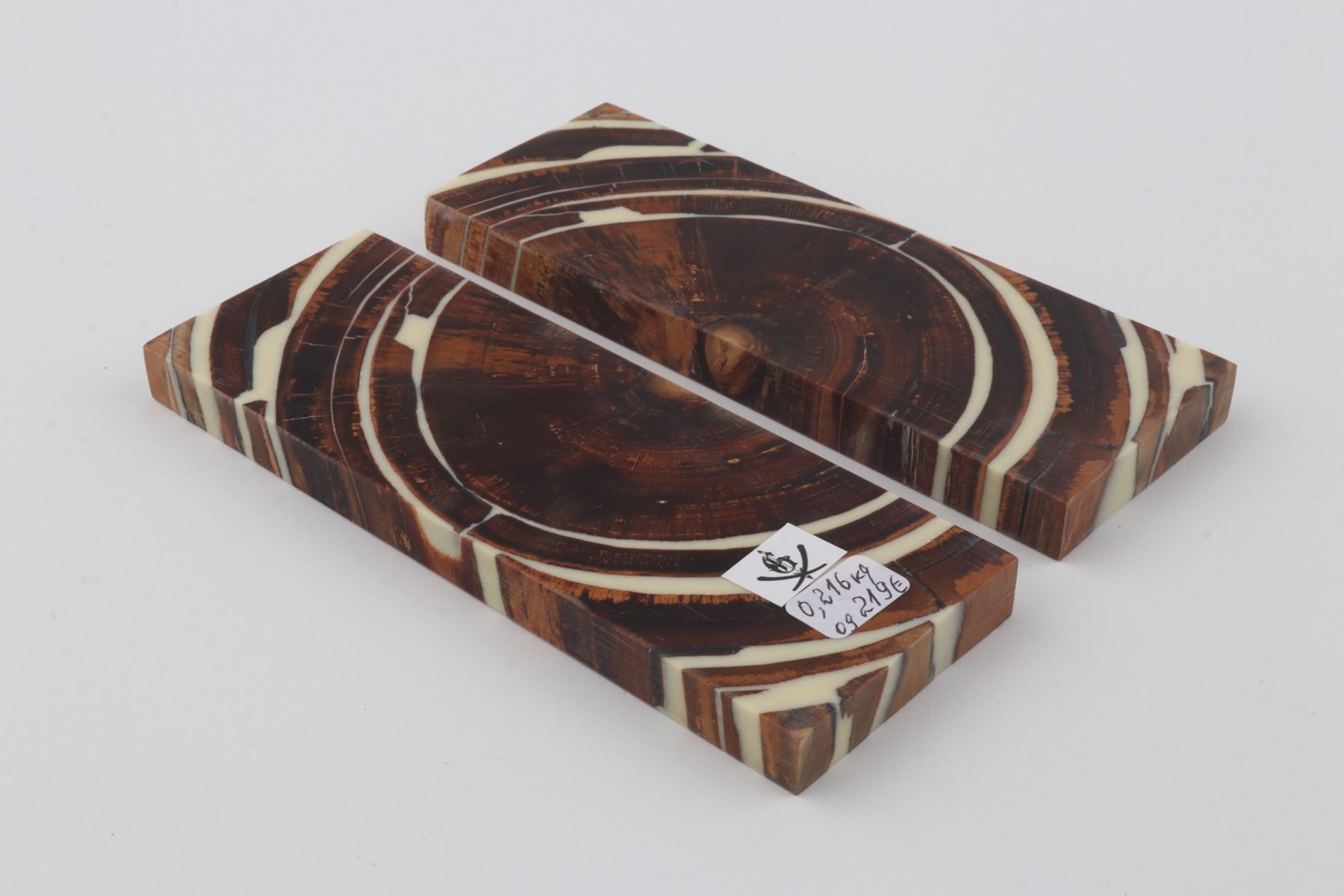 Stabilised mammoth ivory scales