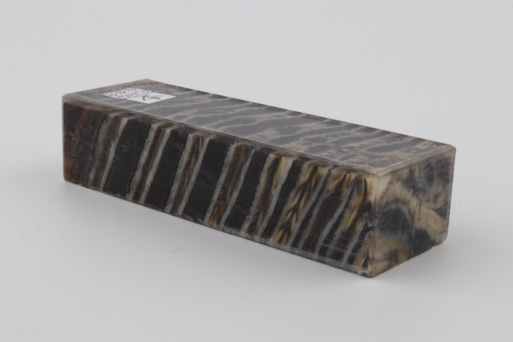 Stabilised mammoth molar block