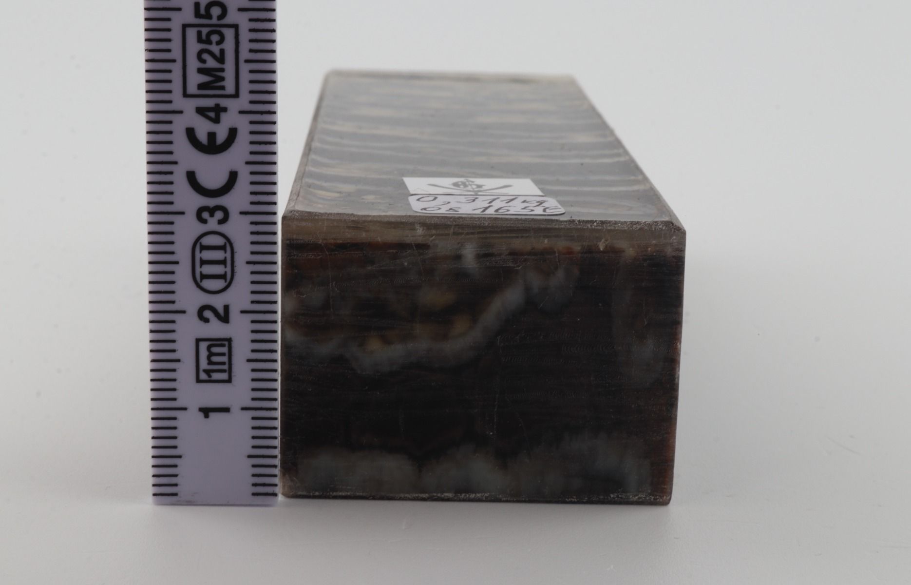 Stabilised mammoth molar block