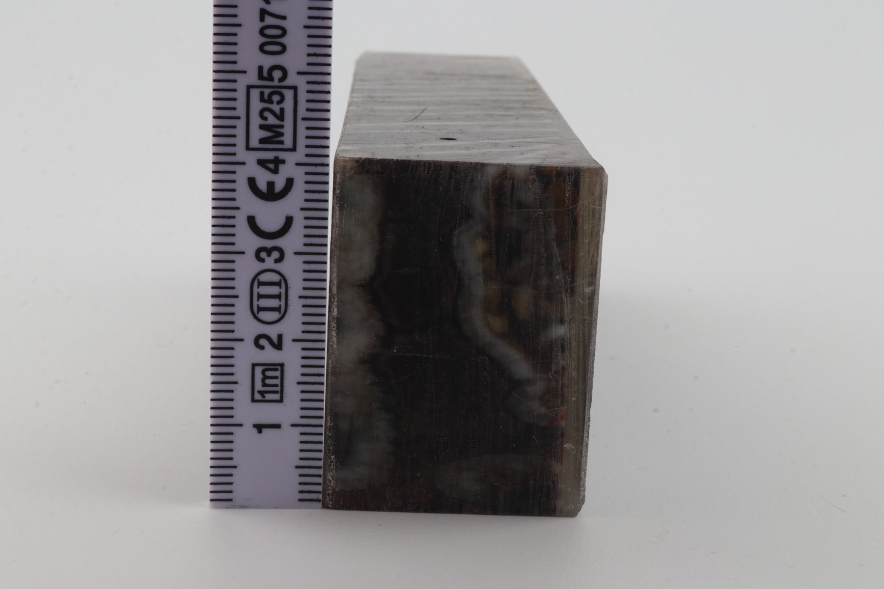 Stabilised mammoth molar block