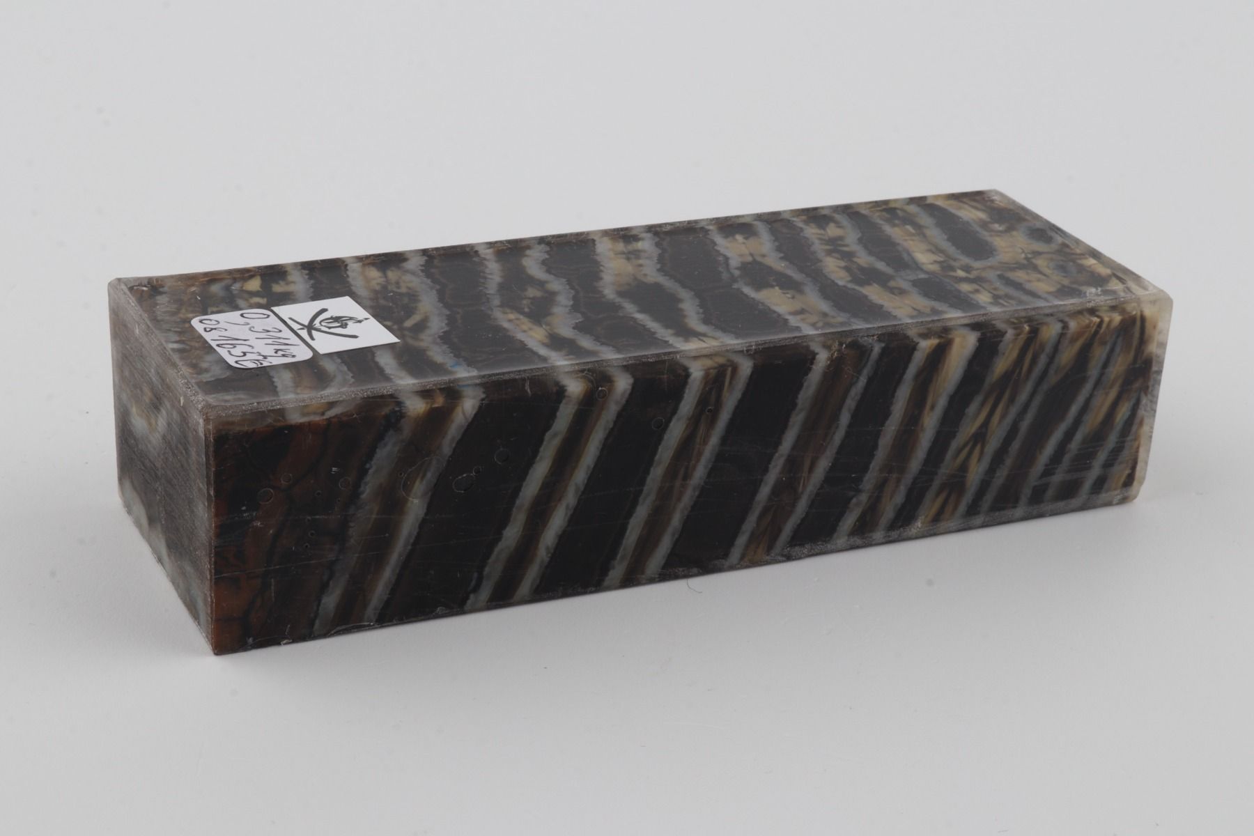 Stabilised mammoth molar block