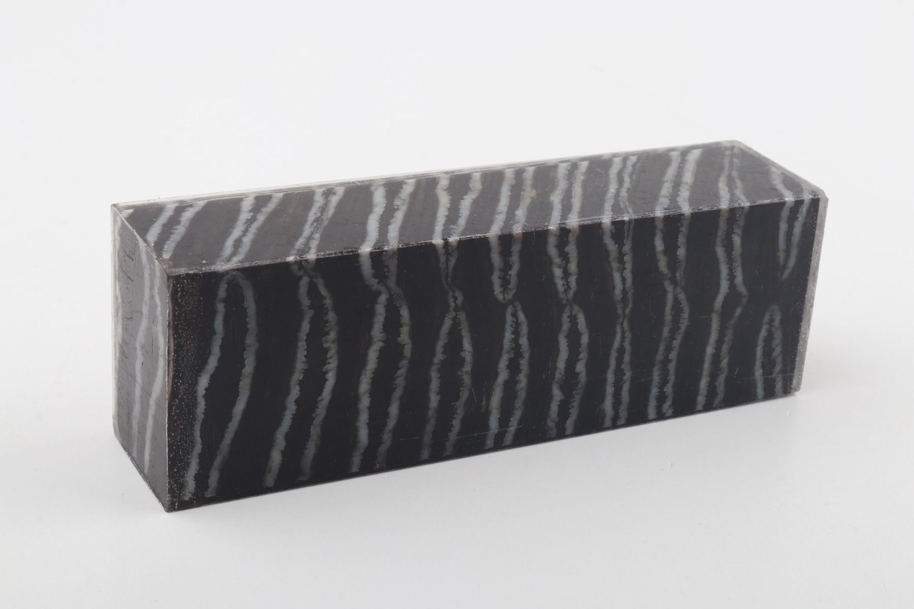 Stabilised mammoth molar block