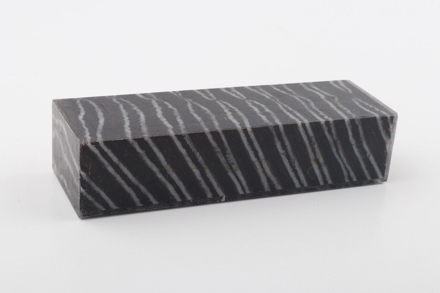 Stabilised mammoth molar block