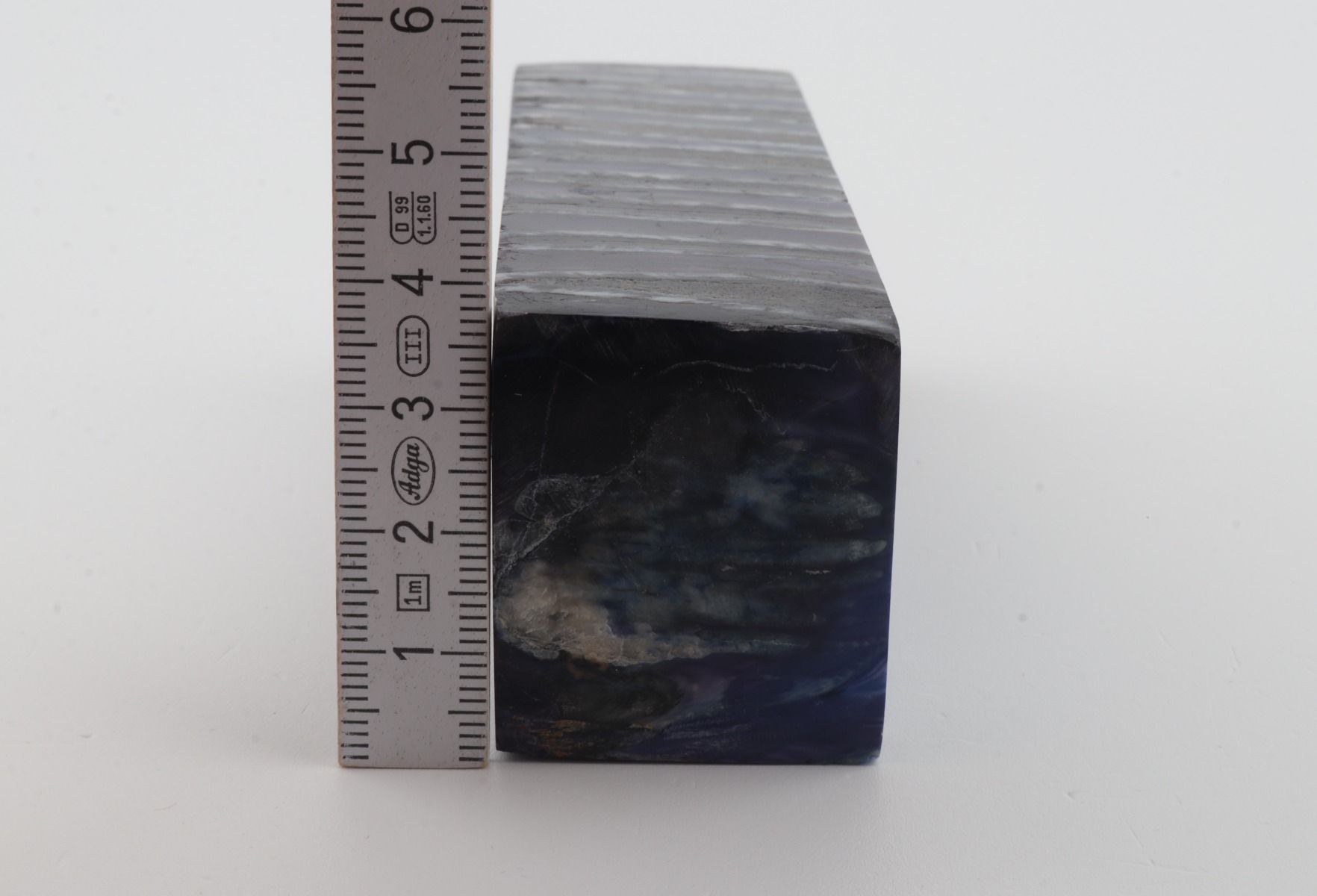 Stabilised mammoth molar block