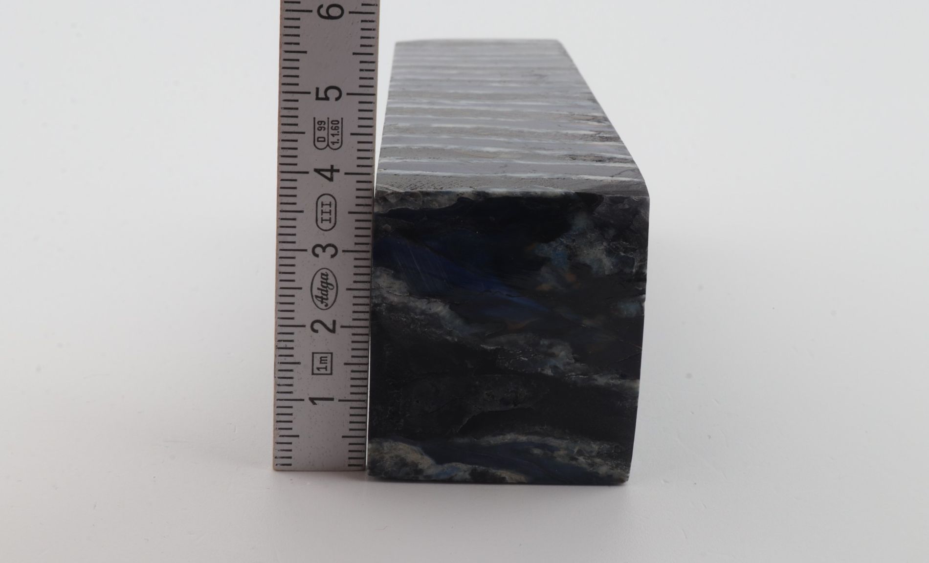 Stabilised mammoth molar block