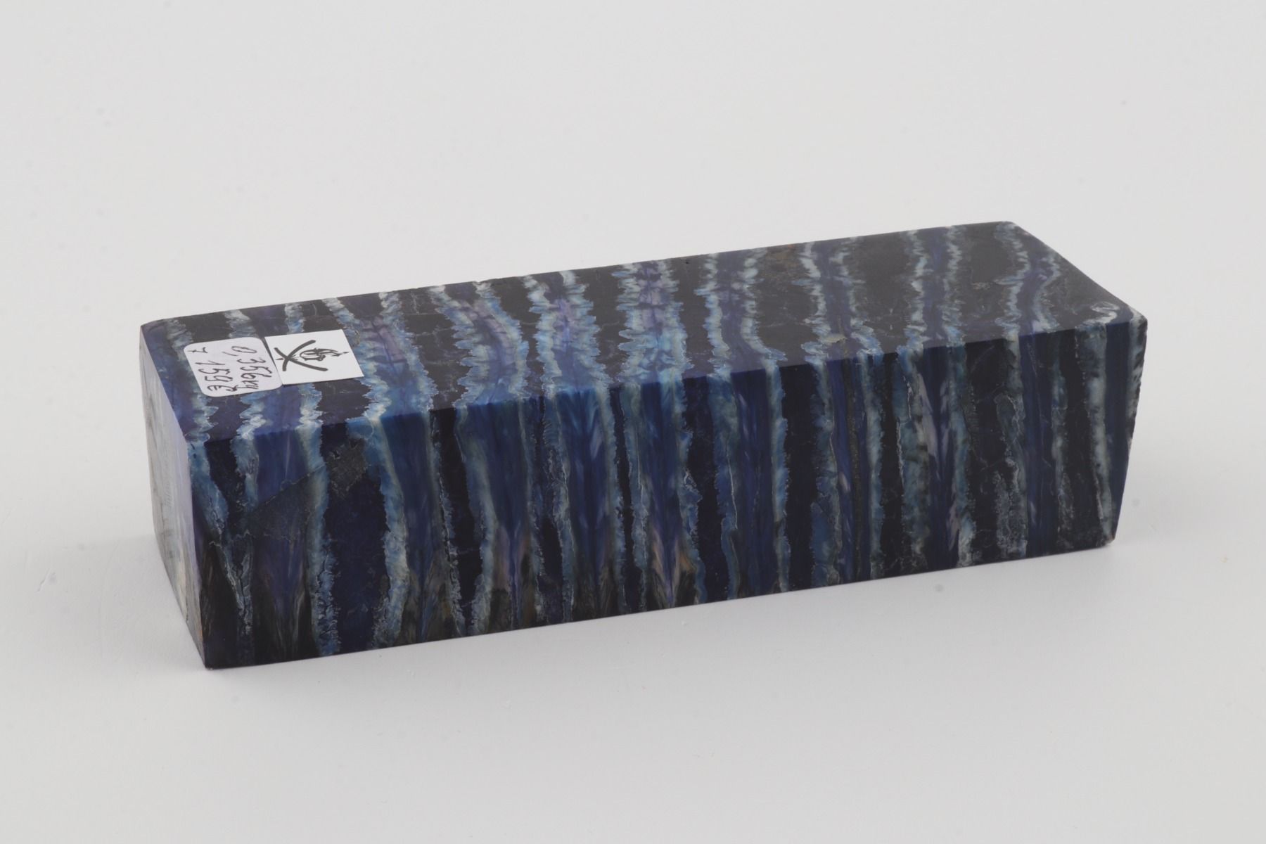 Stabilised mammoth molar block
