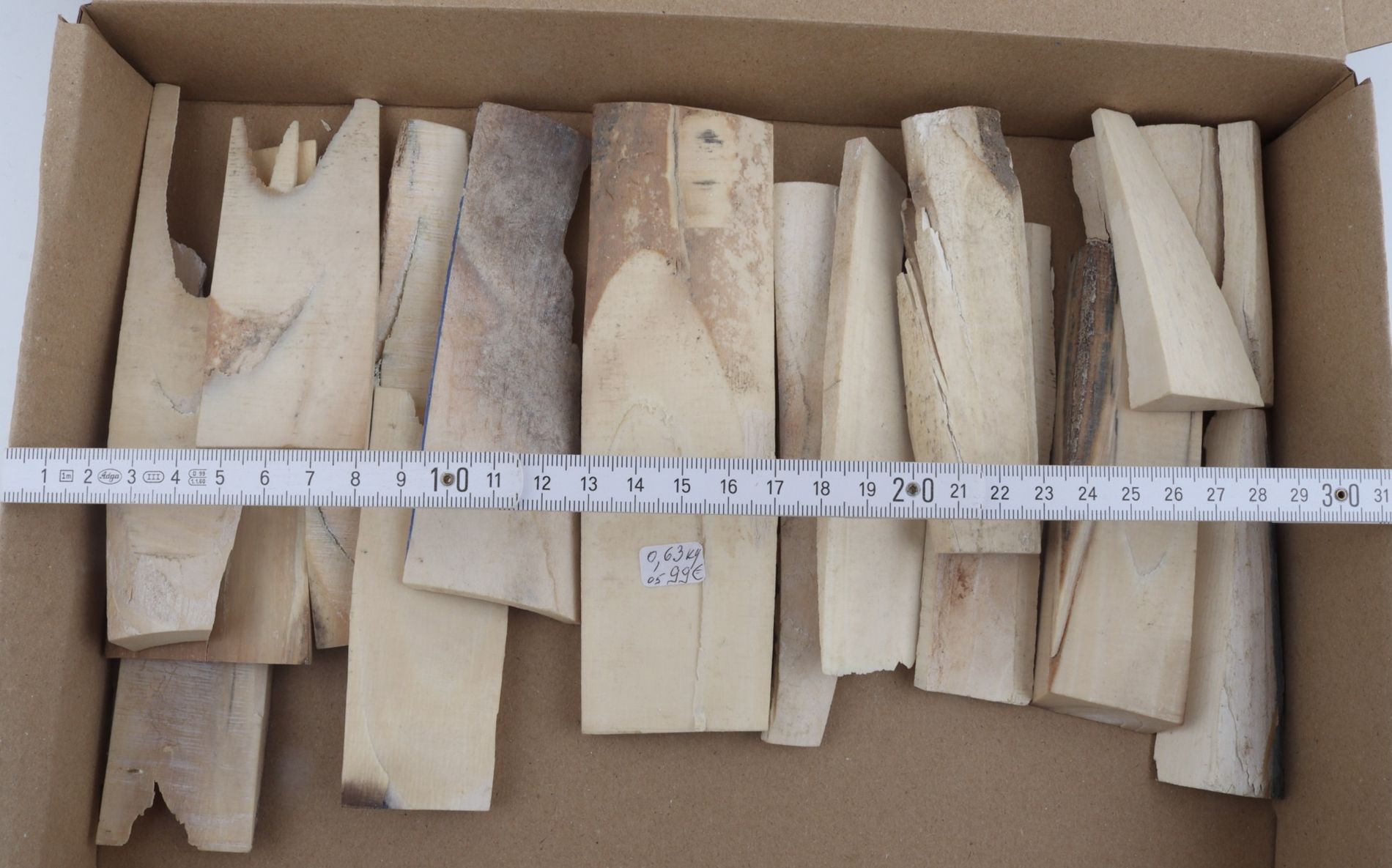 Untreated white mammoth ivory offcuts
