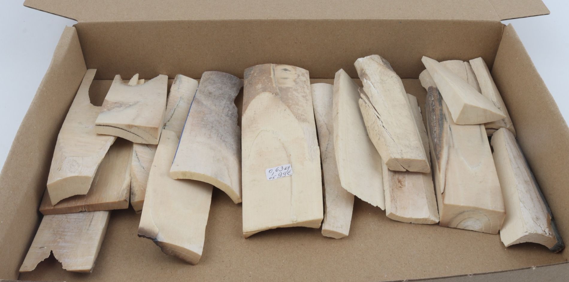 Untreated white mammoth ivory offcuts