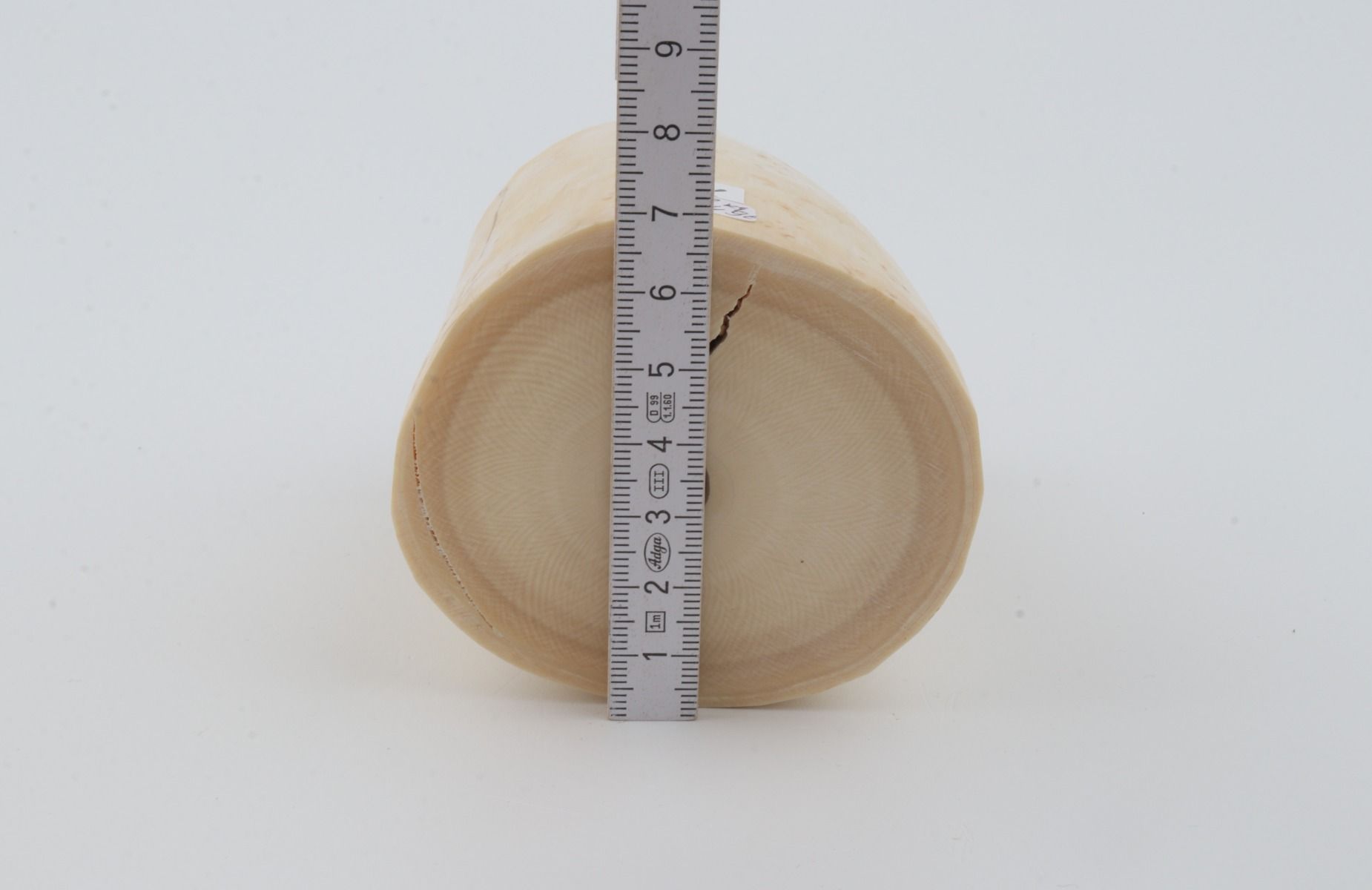 Round mammoth tusk piece