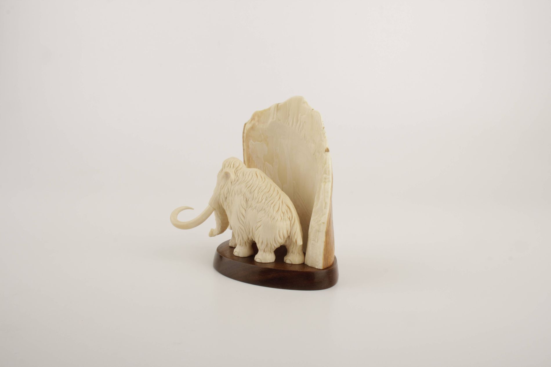 Woolly mammoth figurine - Arctic Antiques