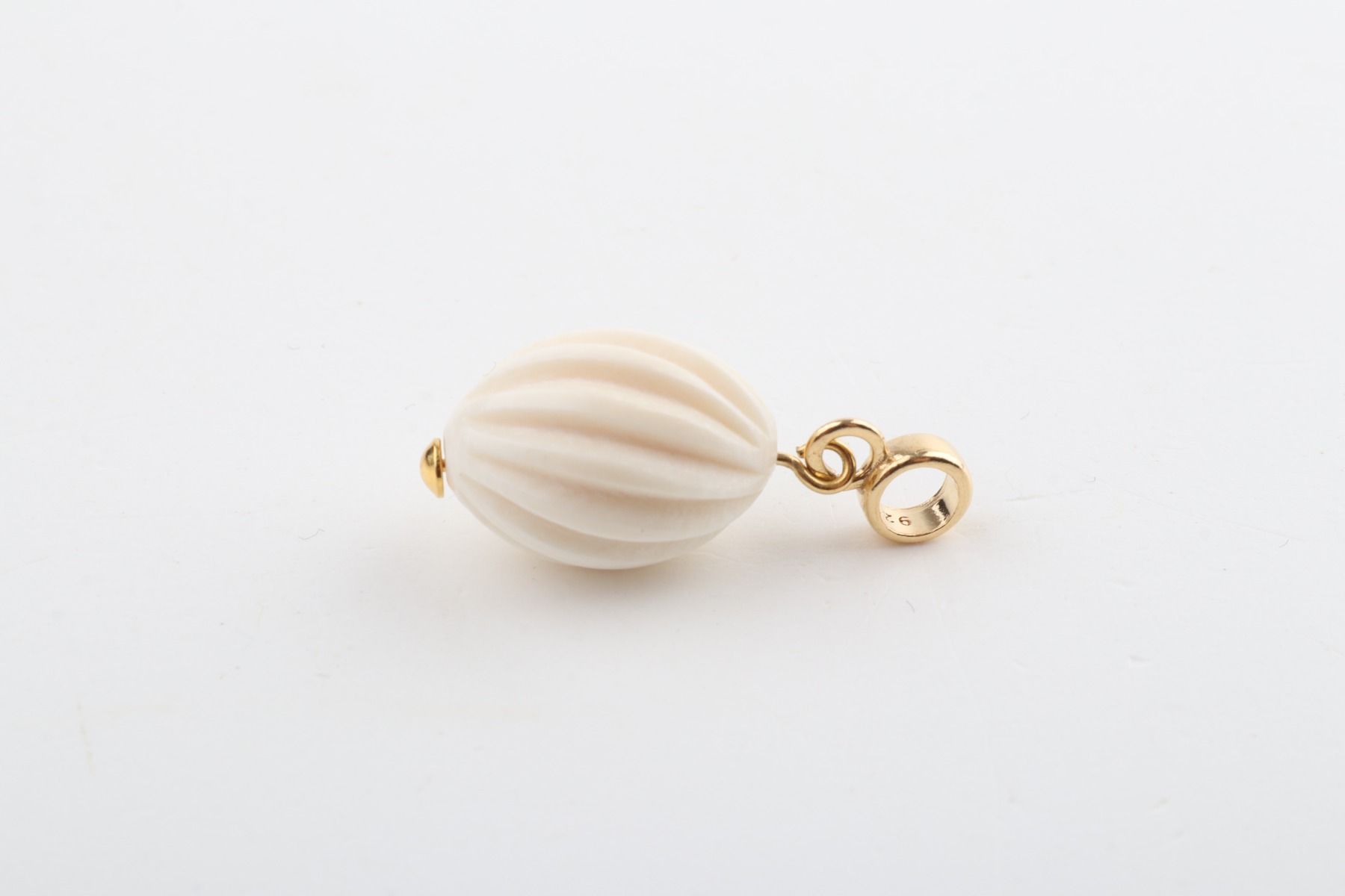 Oval Fluted Mammoth Ivory Pendant