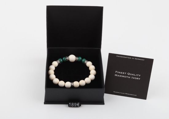 The Cleo Green Bracelet With Oxidized Silver